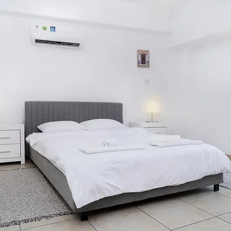 Center Appartments דירה *